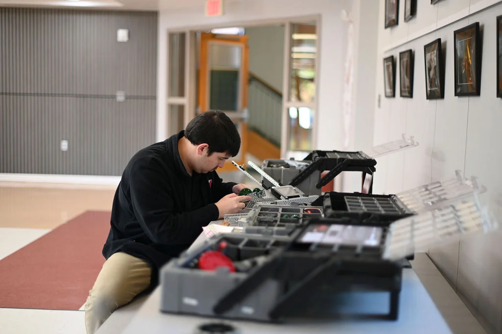 Scenes from School: Denise et Machinae
